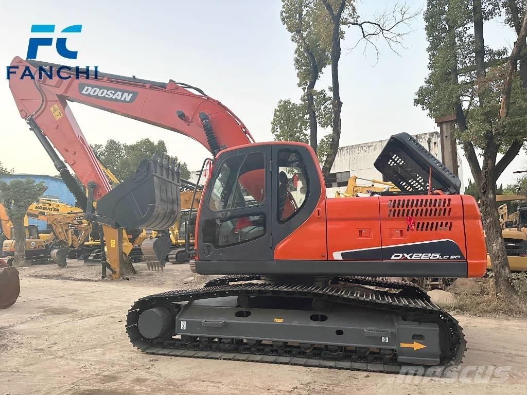Doosan DX 225 LC 履帶式 挖土機/掘鑿機/挖掘機