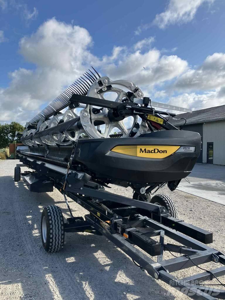 MacDon FD235 聯合收割機頭