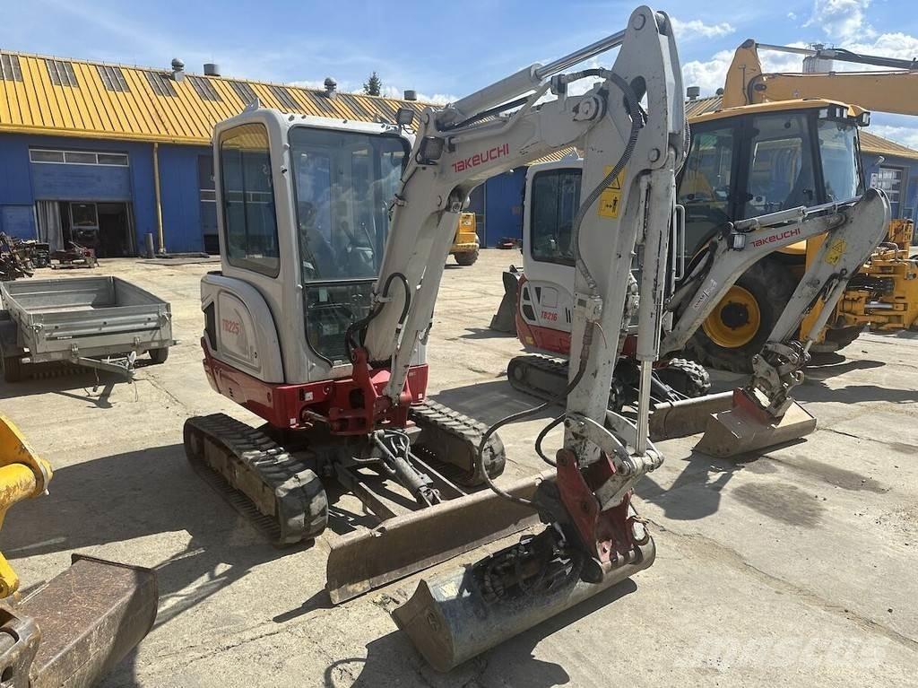Takeuchi TB225 小型挖土機/掘鑿機<7t(小型挖掘機)
