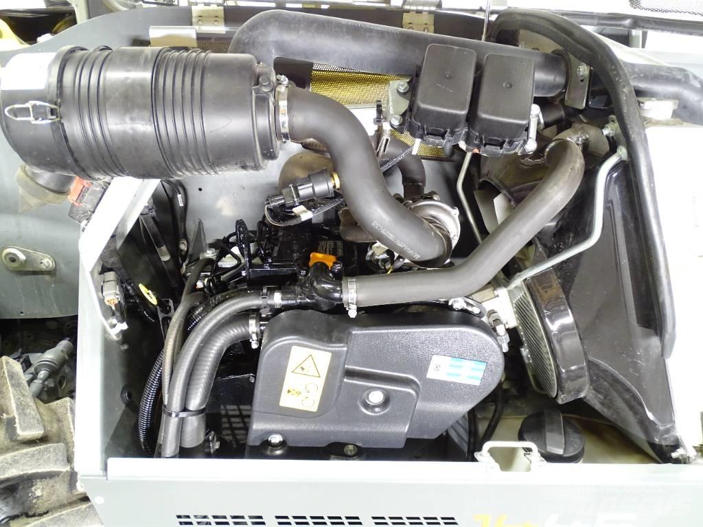 Kramer 1445 伸縮臂操作車