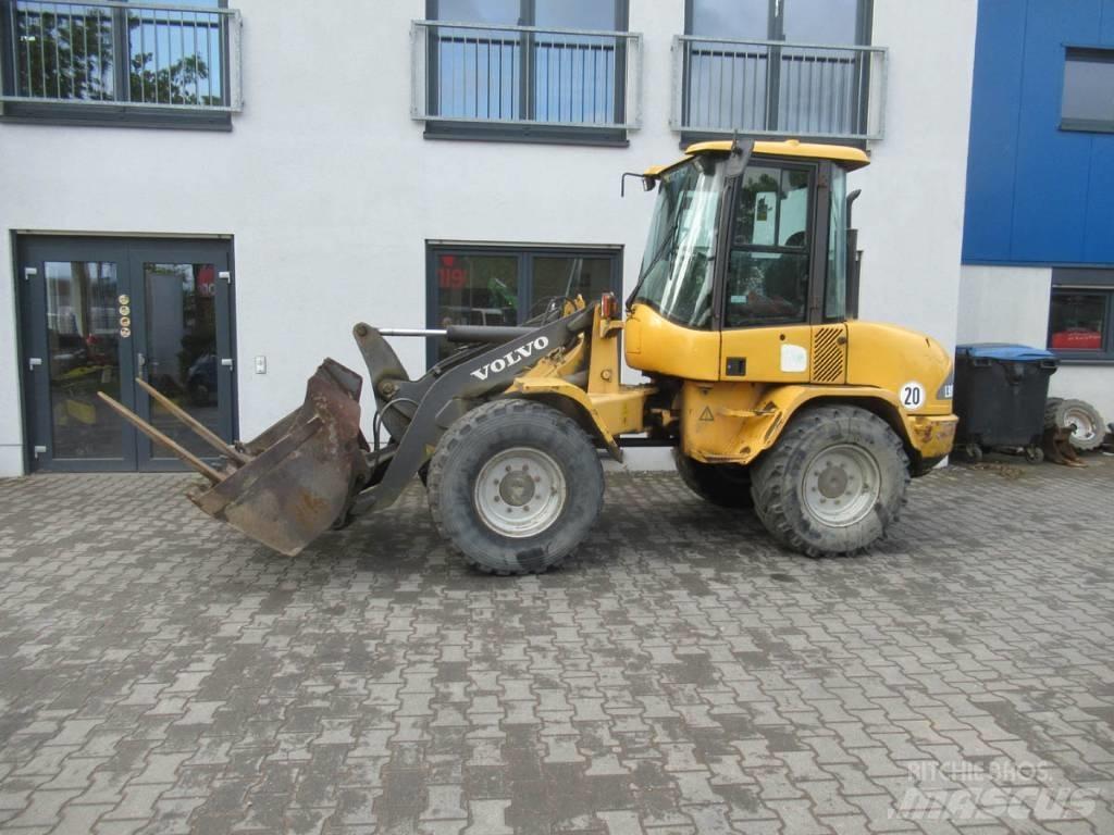 Volvo L 30 B 輪胎式裝載機