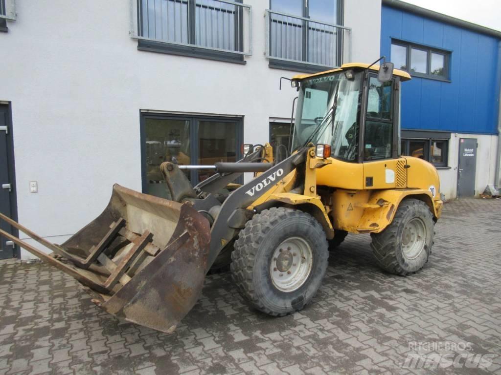 Volvo L 30 B 輪胎式裝載機