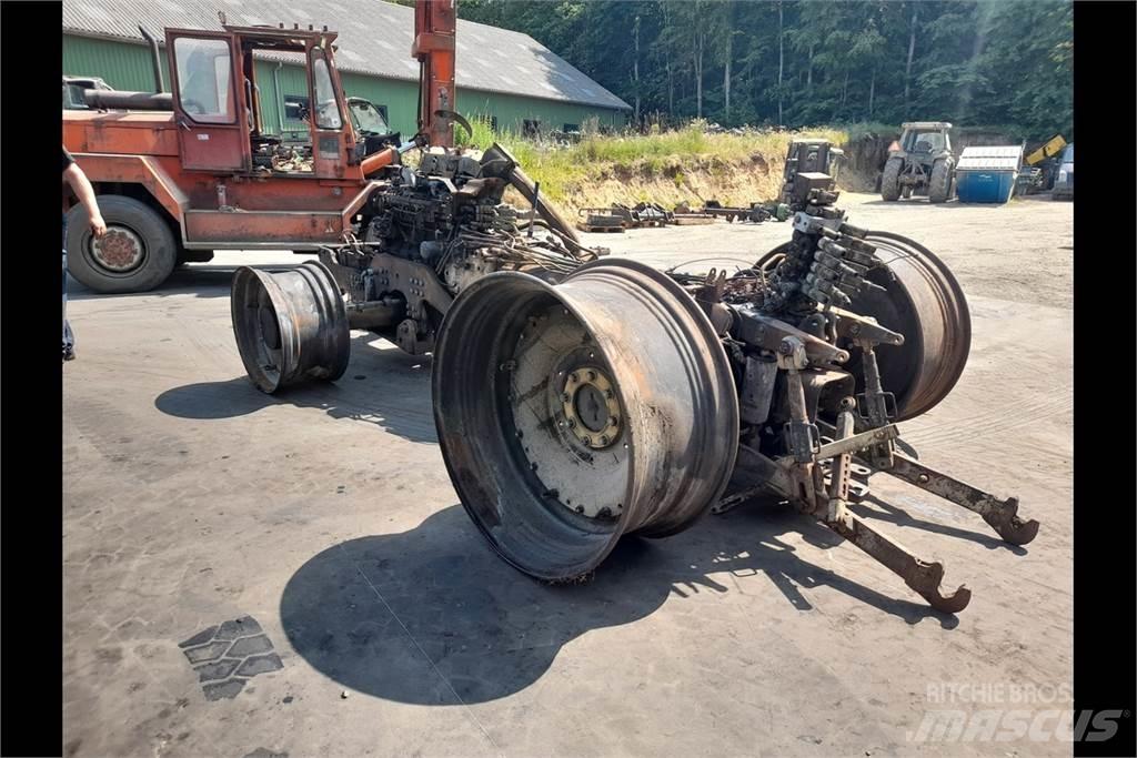 Valtra T213 曳引機