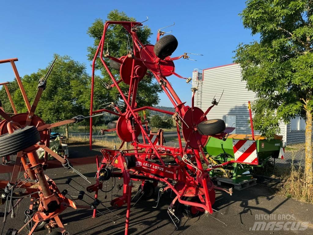 Lely LOTUS 770 耙與翻草機
