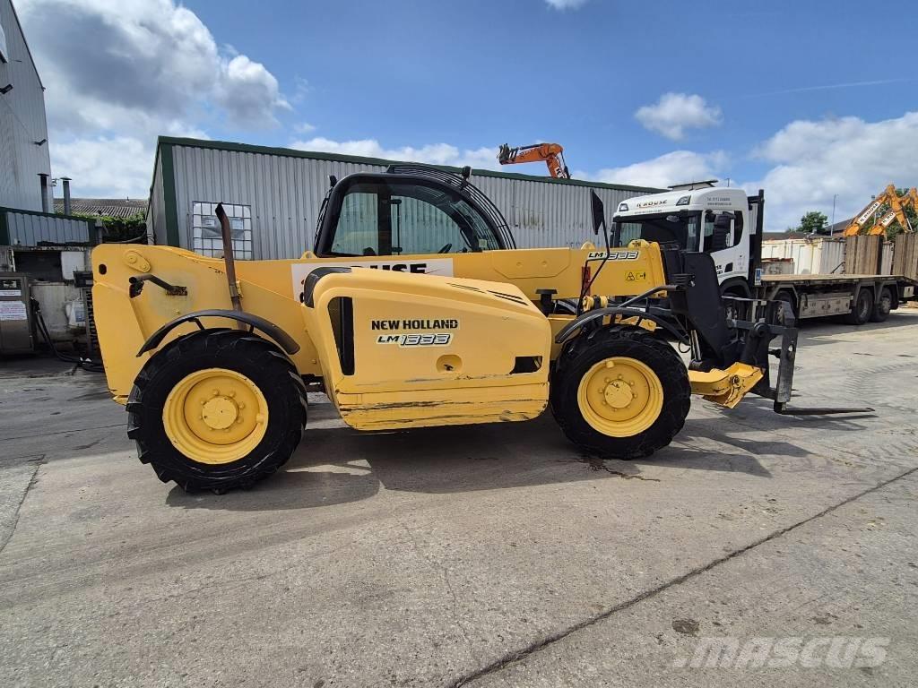 New Holland LM 1333 伸縮臂操作車