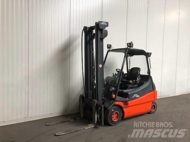 Linde E25-02 電動堆高機