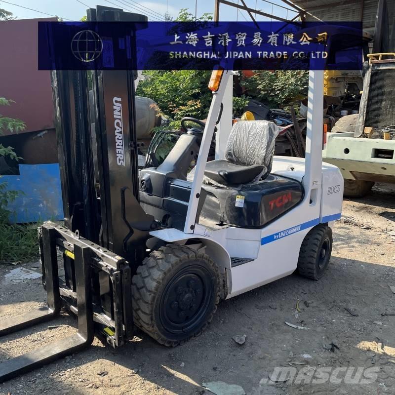 TCM FD 30 柴油卡車