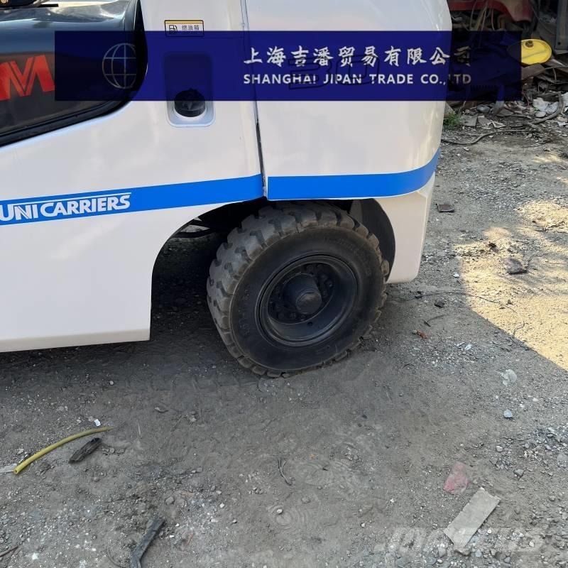 TCM FD 30 柴油卡車
