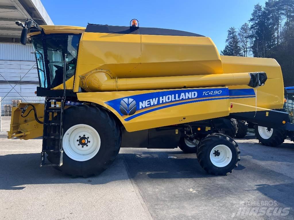 New Holland TC 4.90 聯合收穫機