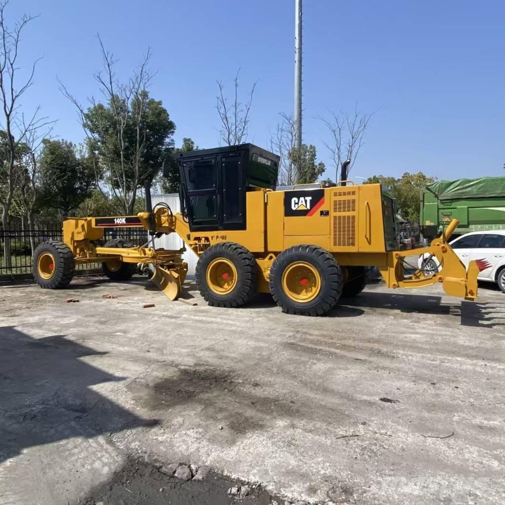 CAT 140 K 平土機