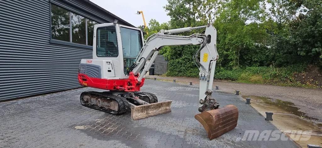 Takeuchi TB228 小型挖土機/掘鑿機<7t(小型挖掘機)