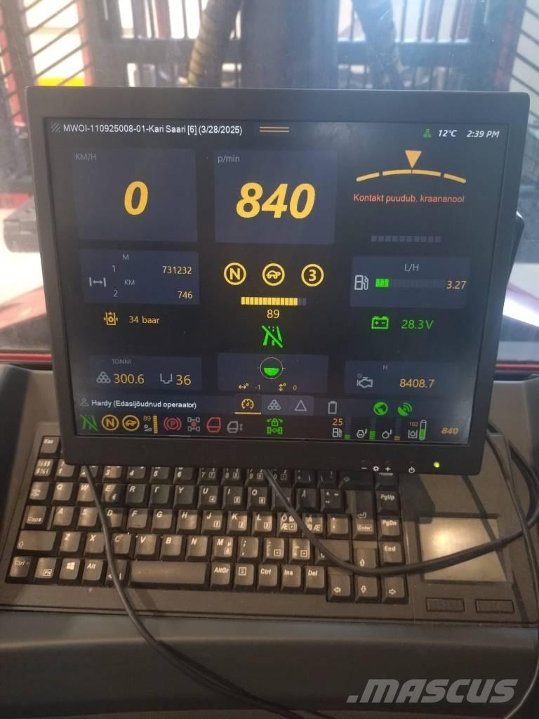 Komatsu 875 集運機