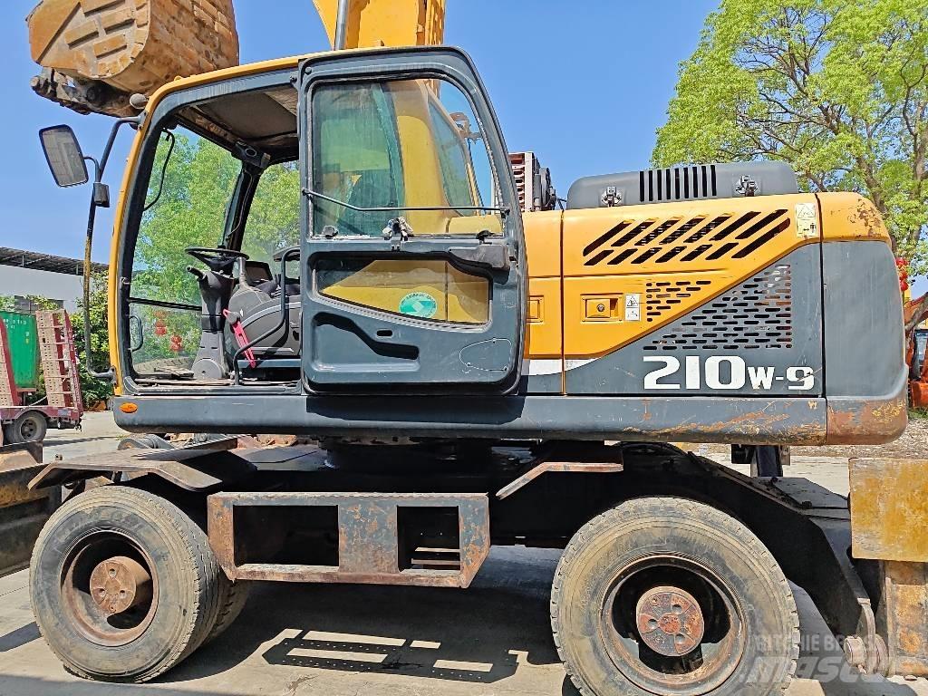 Hyundai R210W-9 旋轉式挖土機/掘鑿機/挖掘機
