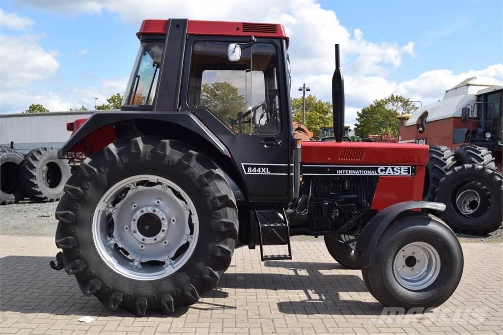 Case IH 844 XL 曳引機
