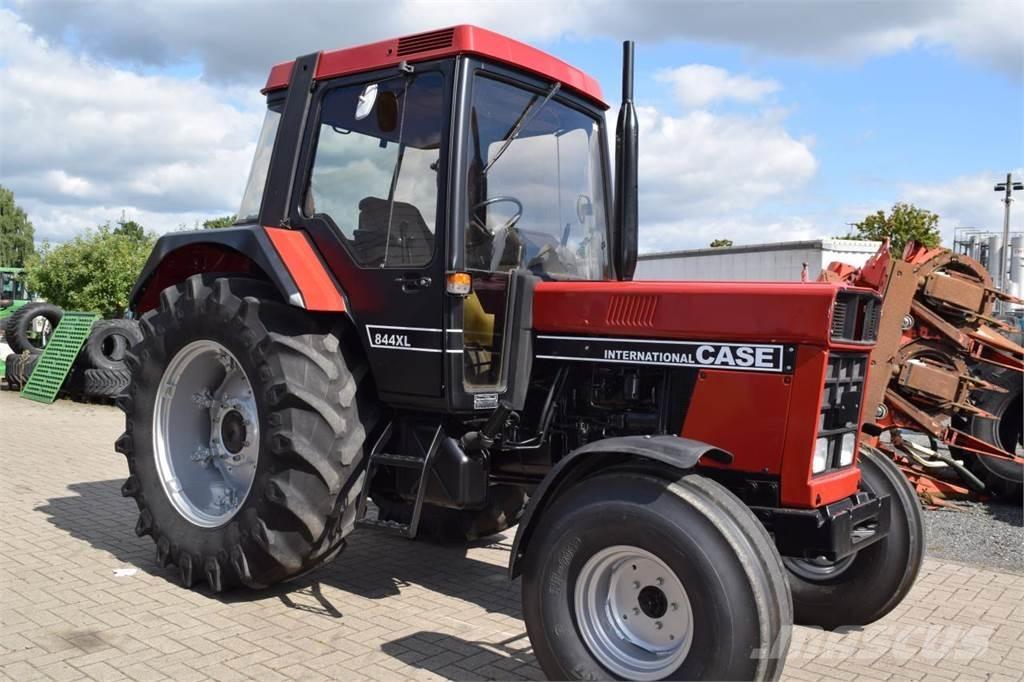 Case IH 844 XL 曳引機