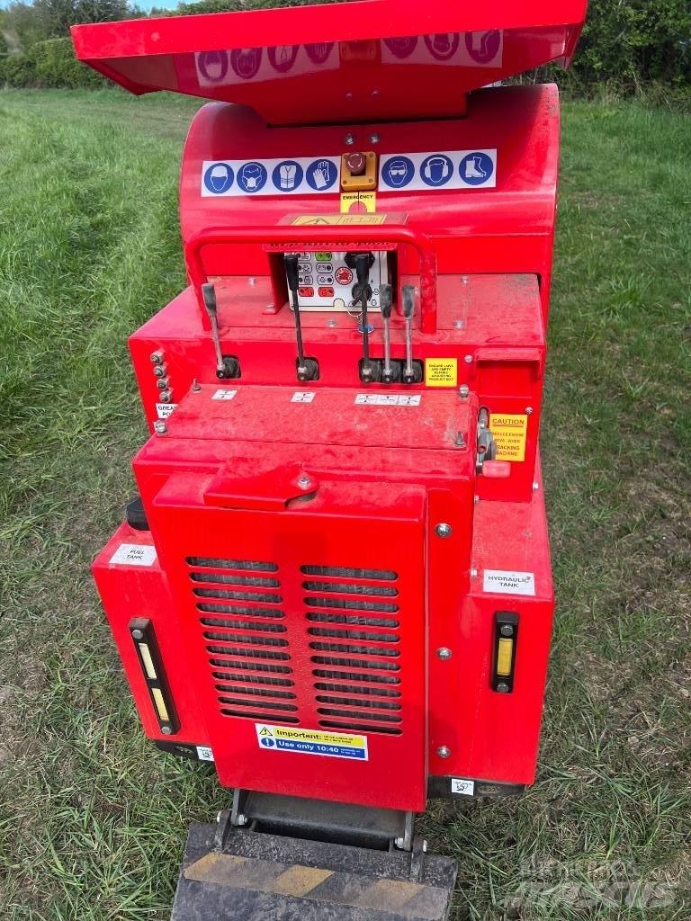 Red Rhino 4000 破碎機