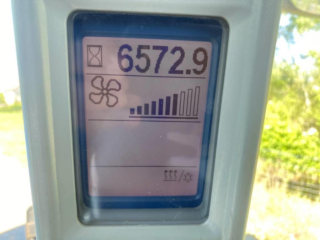 New Holland T 8.360 曳引機