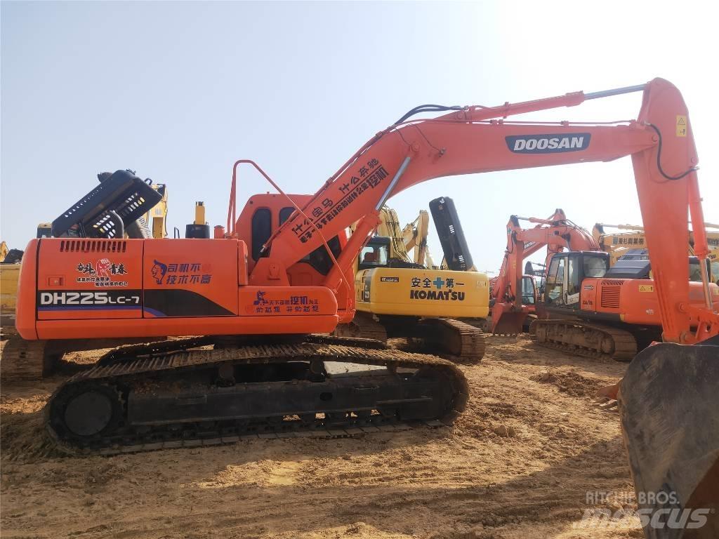 Doosan DH225LC-7 履帶式 挖土機/掘鑿機/挖掘機