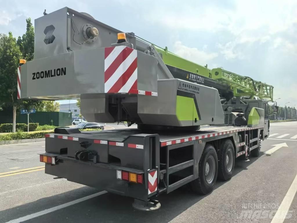 Zoomlion ZCT 251 V 吊車起重機、絞車吊貨機和物料升降機