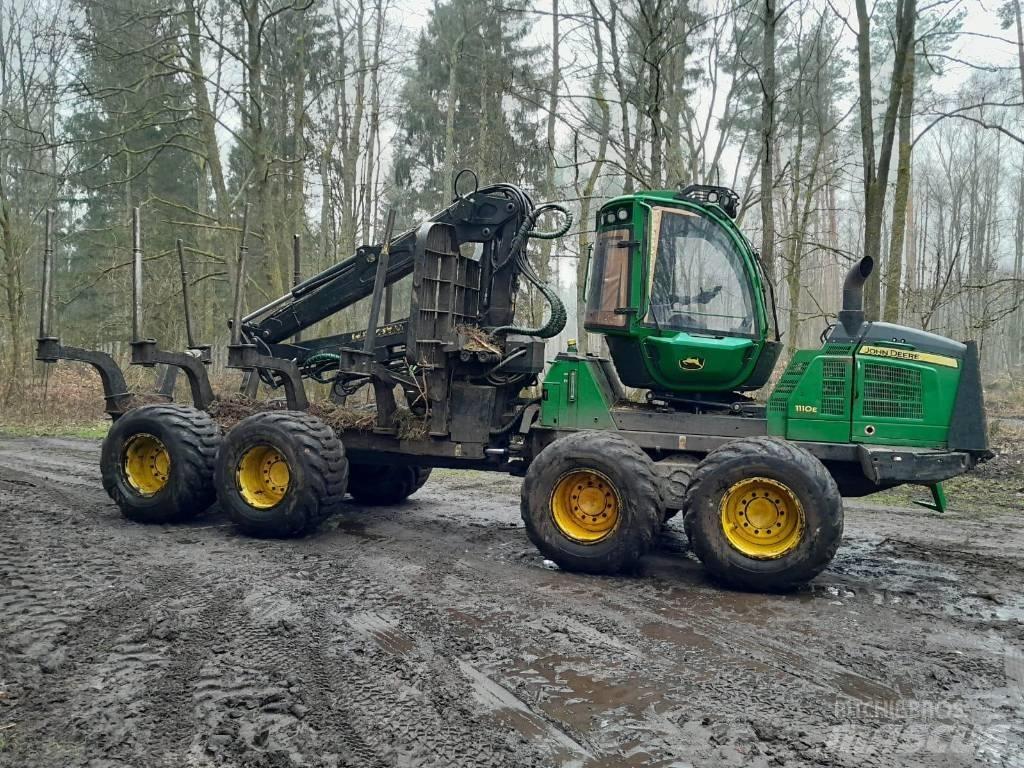 John Deere 1110 E 集運機