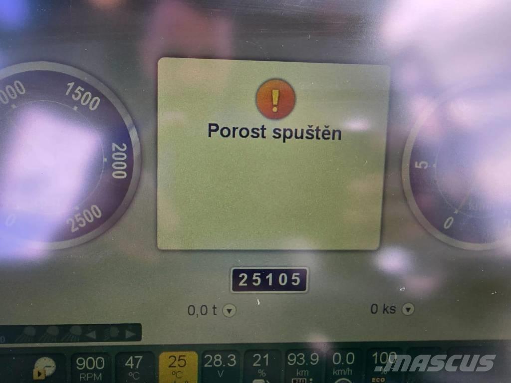 John Deere 810 E 集運機