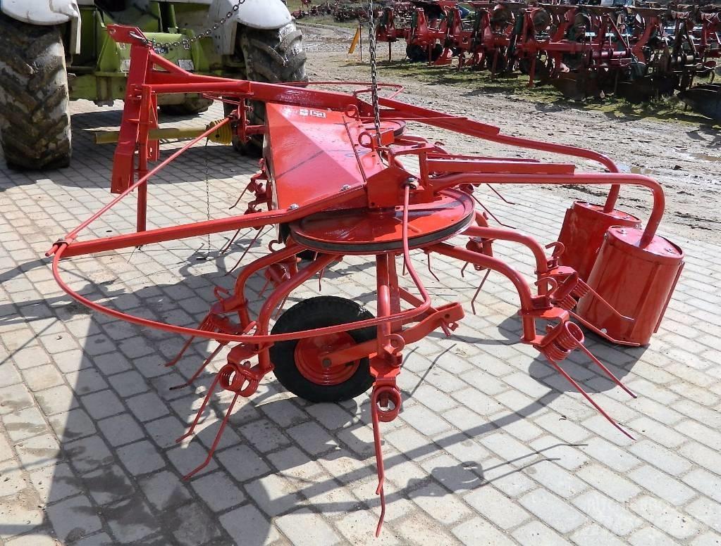 JF 320 耙與翻草機