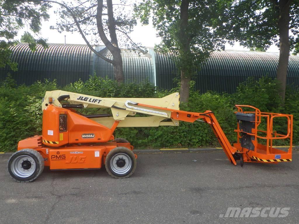 JLG M450AJ 曲臂高空作業車
