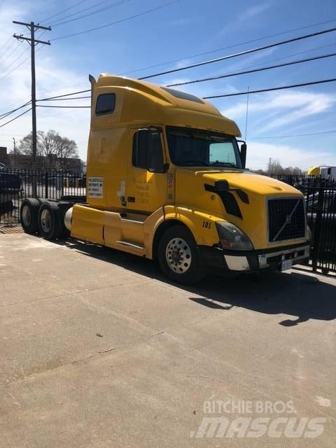 Volvo VNL 曳引機組件