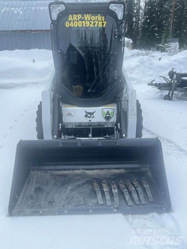Bobcat S450 滑移轉向裝載機