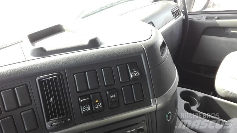 Volvo FM 12 340 8X2 商用底盤車