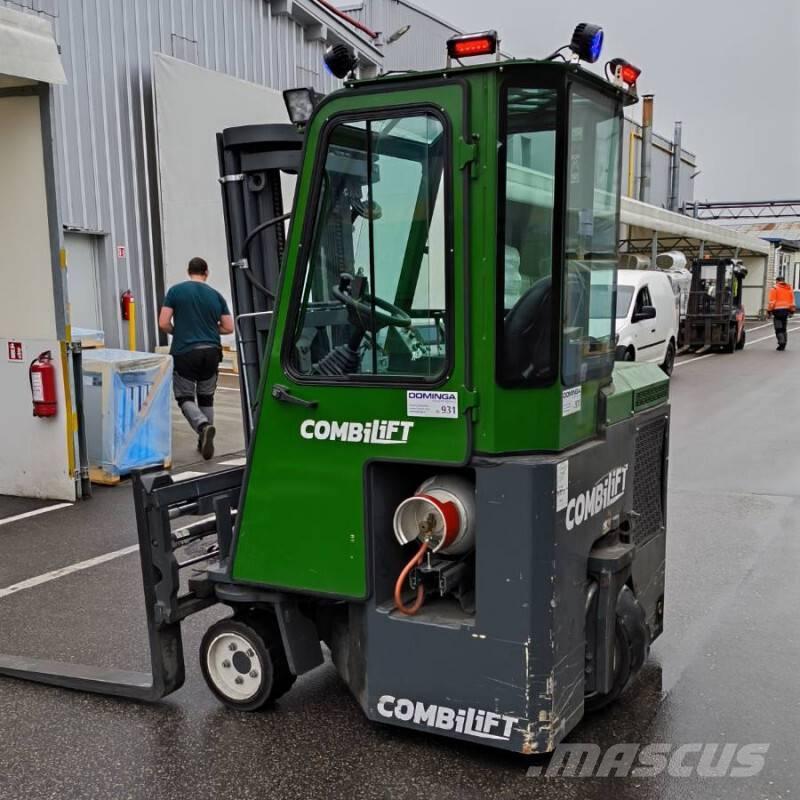 Combilift CB 2500 四向前伸式堆高機(叉車)