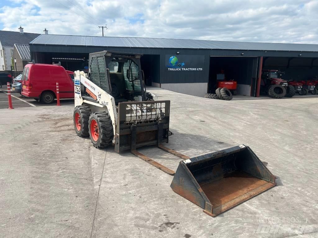 Bobcat 763 滑移轉向裝載機