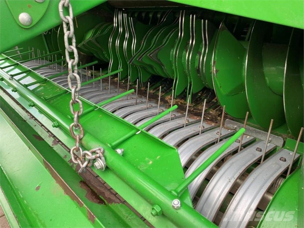 John Deere V 451 M 圓型牧草打包機