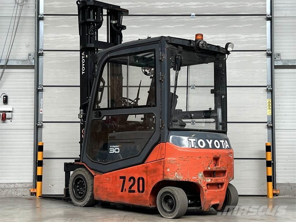 Toyota 8FBMT30 電動堆高機