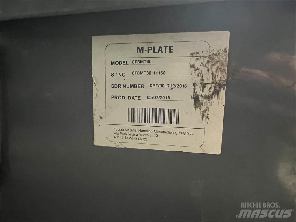 Toyota 8FBMT30 電動堆高機