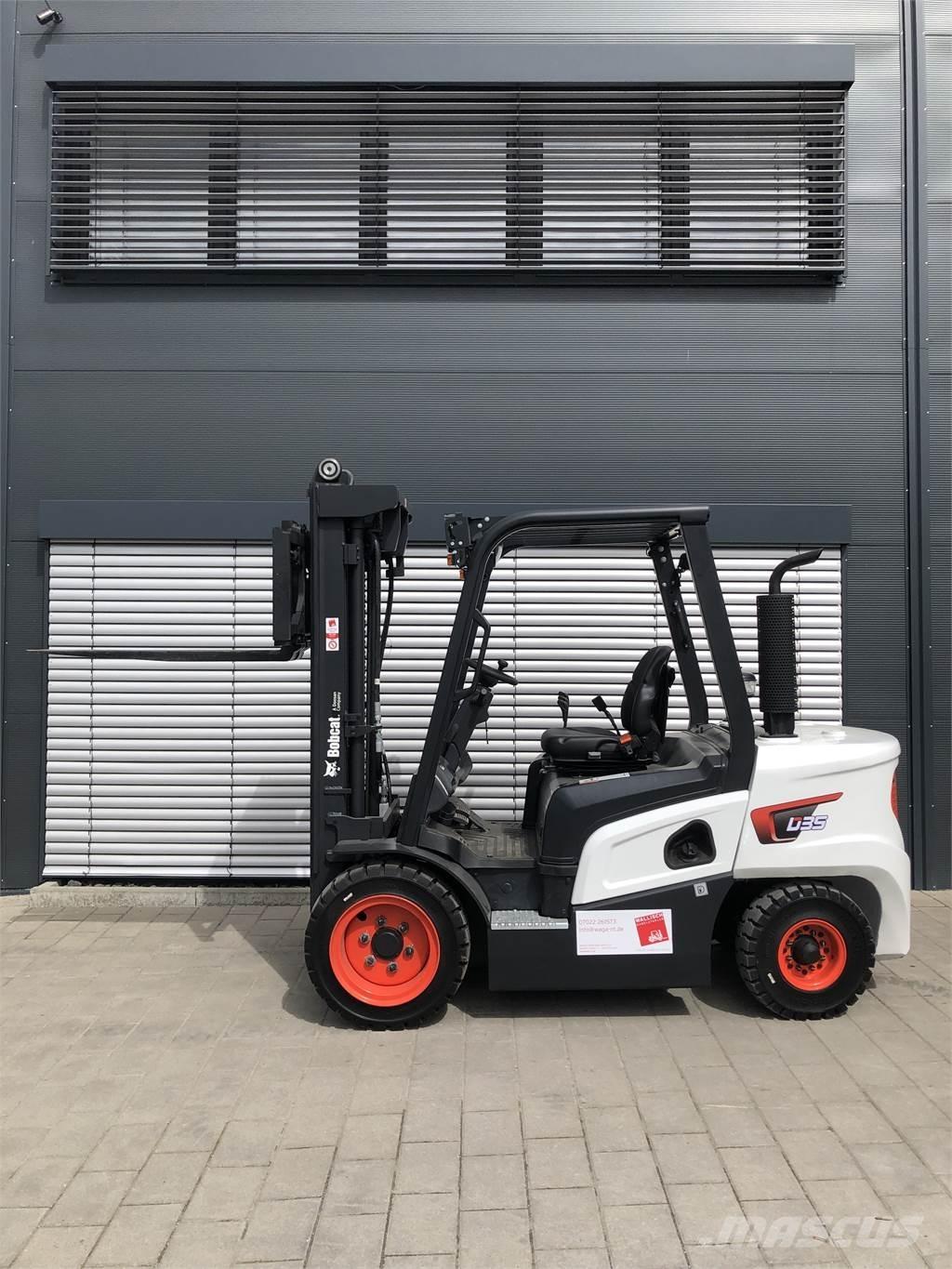 Bobcat D30NX 柴油卡車