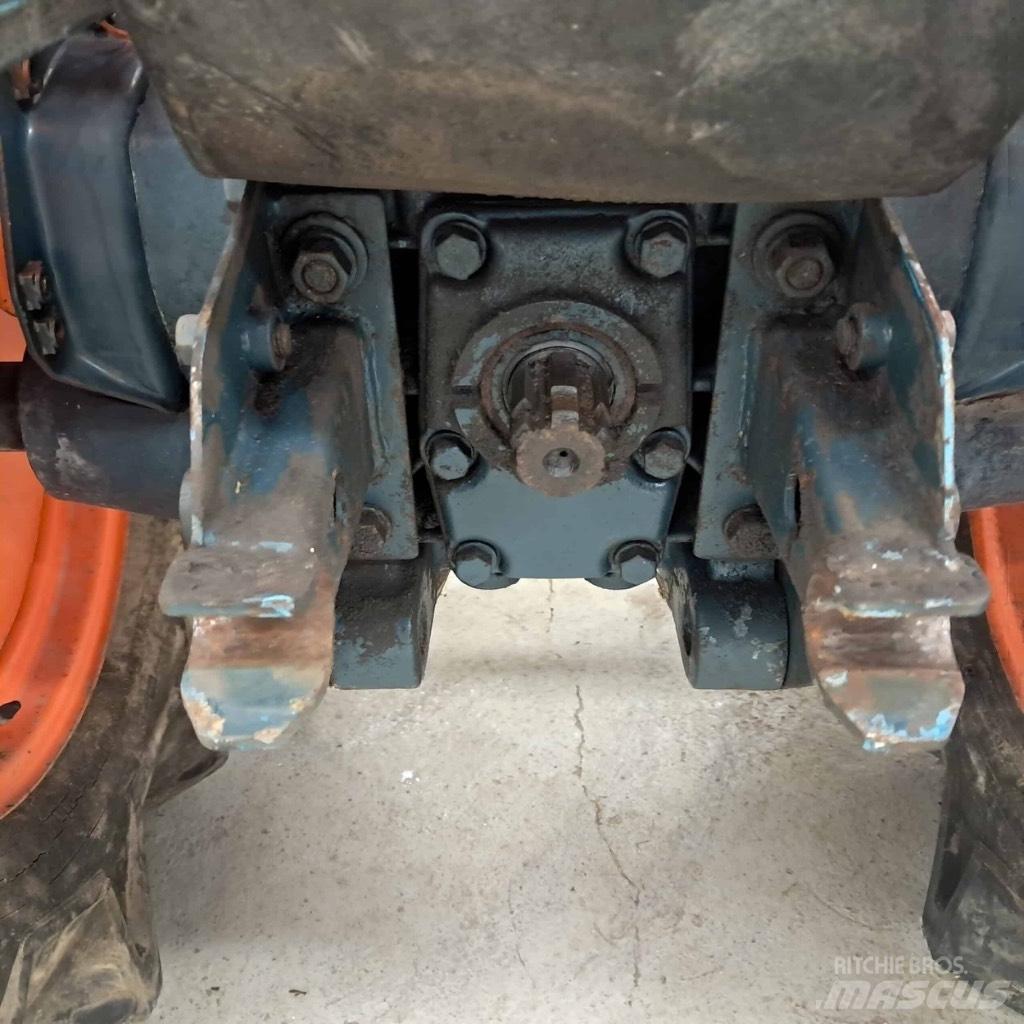 Kubota B 7000 曳引機
