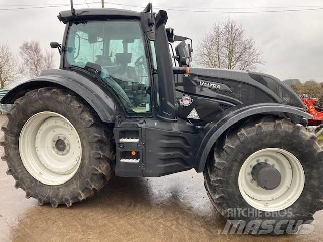 Valtra T214 Versu 曳引機