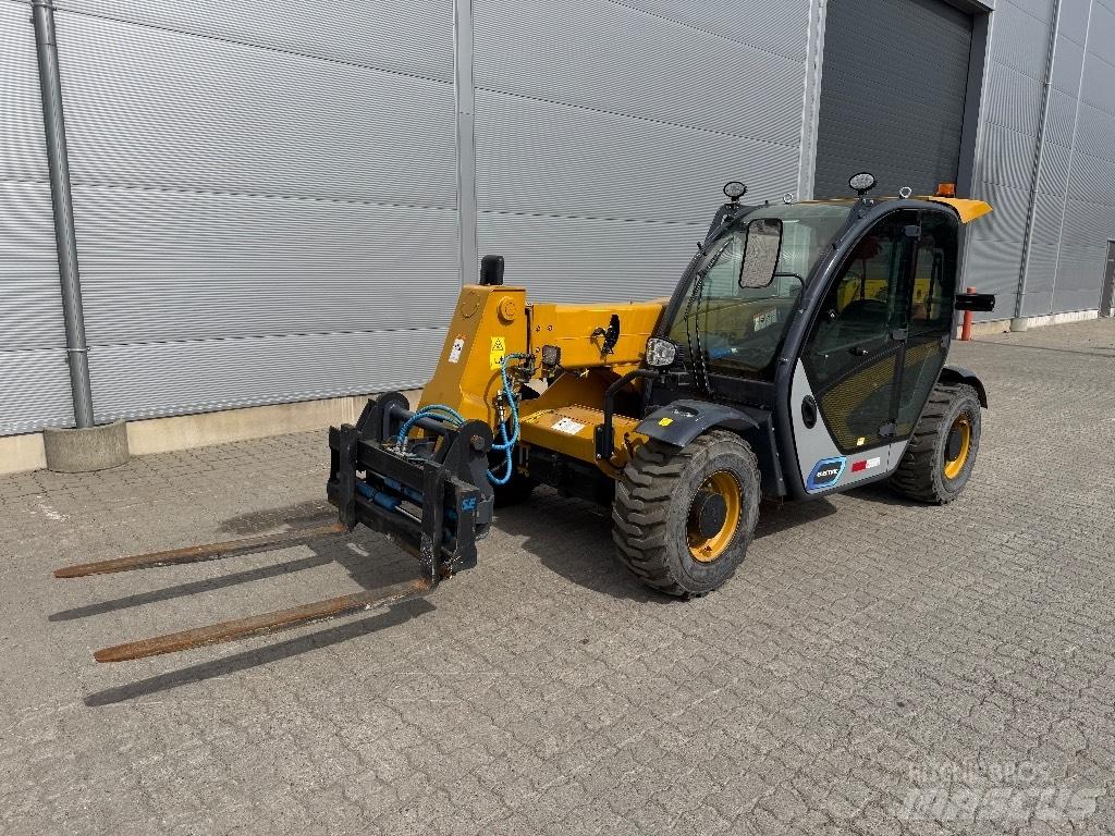 XCMG XC 6-2506 E 伸縮臂操作車