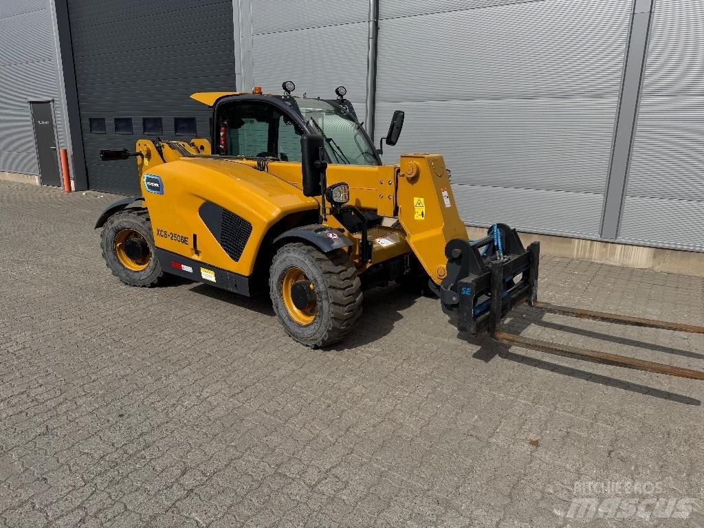 XCMG XC 6-2506 E 伸縮臂操作車
