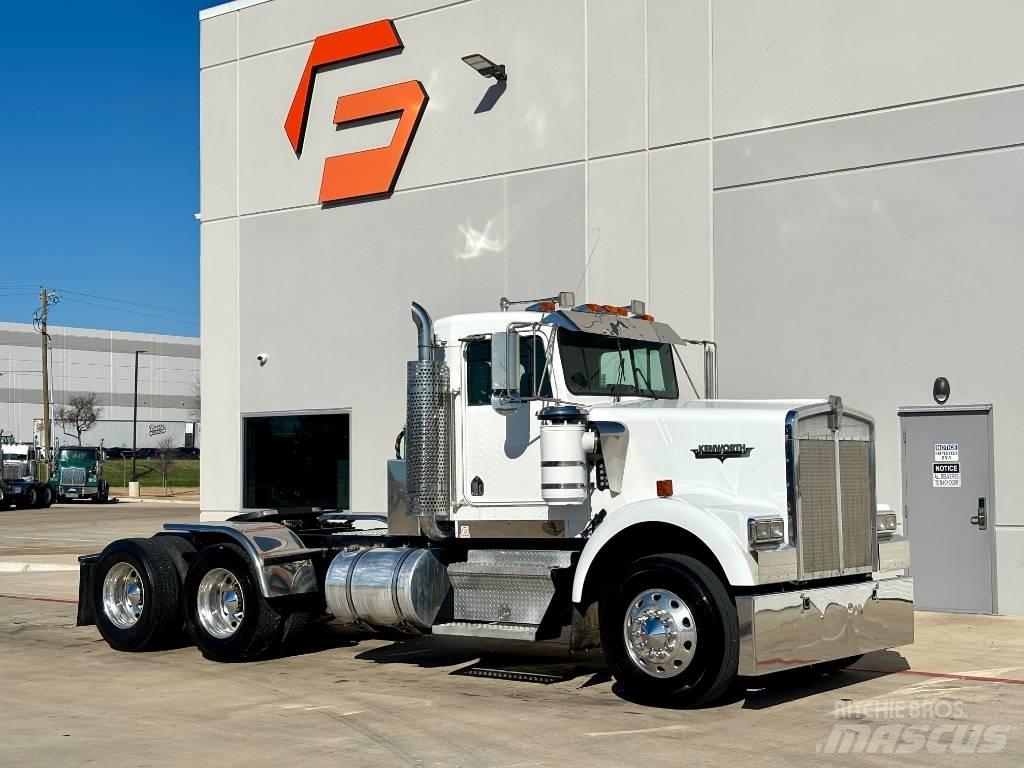 Kenworth W 900 曳引機組件