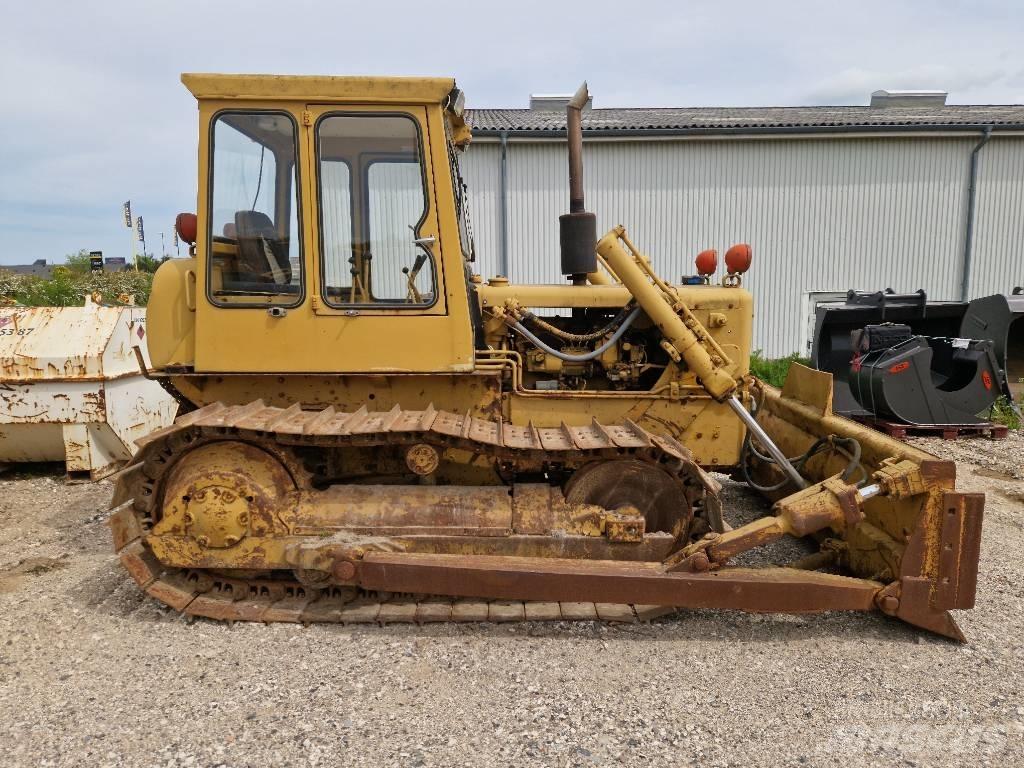 CAT D 4 D 履帶推土機