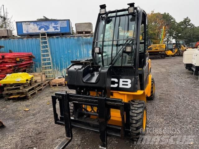 JCB T 35 伸縮臂操作車
