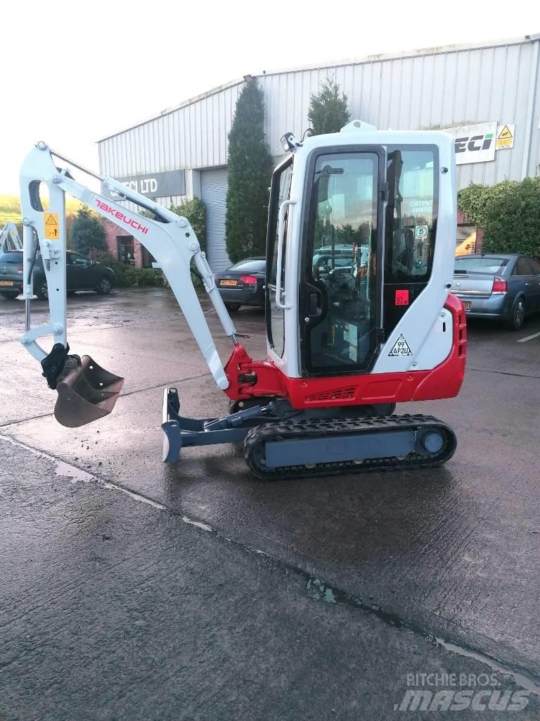 Takeuchi TB216 小型挖土機/掘鑿機<7t(小型挖掘機)