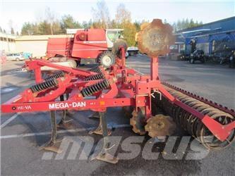 He-Va 3 m Mega-Dan 中耕管理機