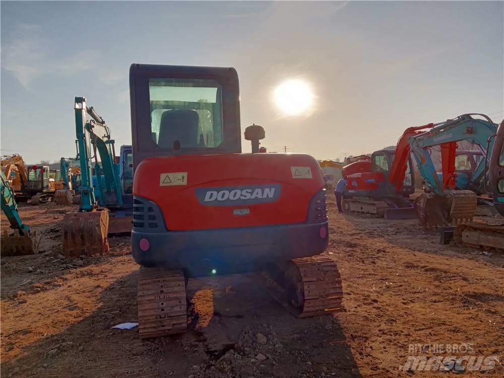 Doosan DH 60-7 小型挖土機/掘鑿機<7t(小型挖掘機)