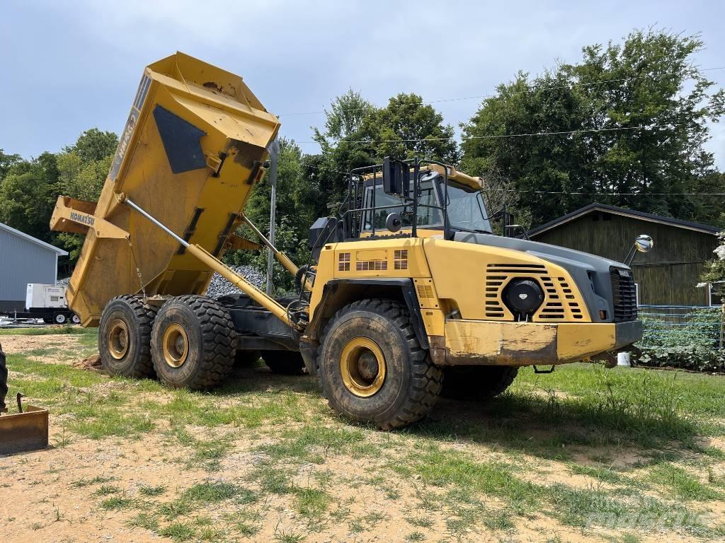 Komatsu HM 400 鉸接式起吊車