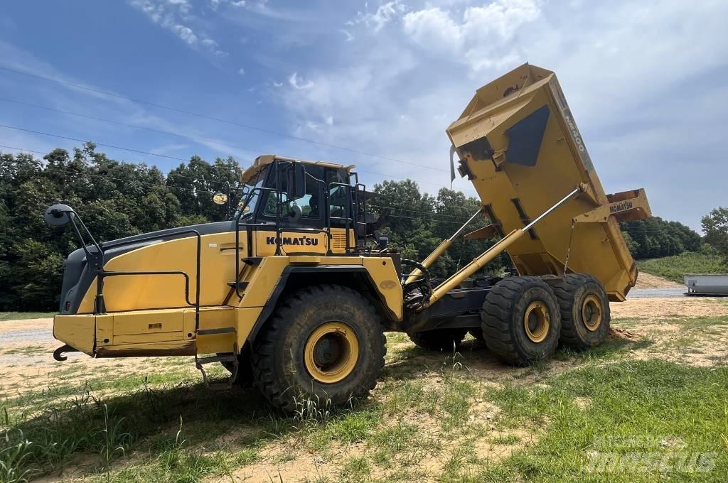 Komatsu HM 400 鉸接式起吊車