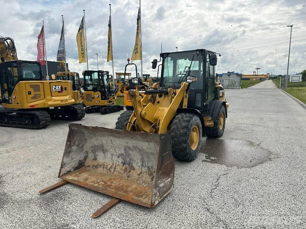 CAT 906 輪胎式裝載機