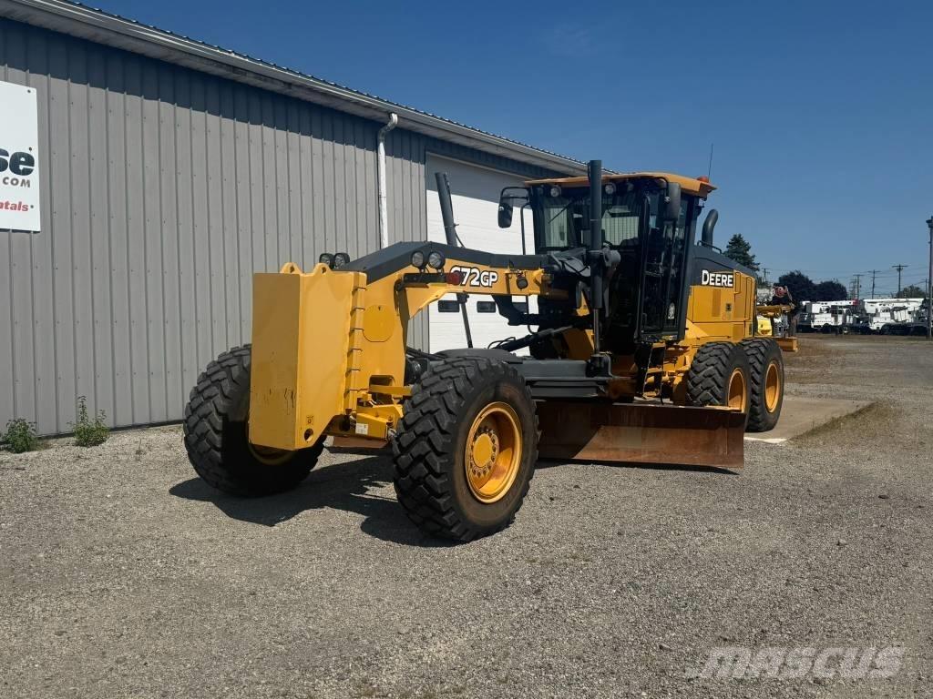 John Deere 672 GP 平土機